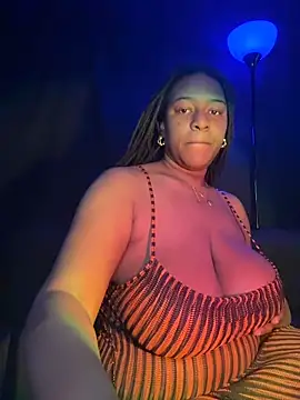 Snapshot of xoxoHotCoCo chatting on March 22, 2026, 11:56 am xoxoHotCoCo online show from March 22, 2026, 11:56 am