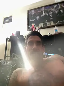 Snapshot of hornycouple818 chatting on May 24, 2026, 10:26 am hornycouple818 online show from May 24, 2026, 10:26 am