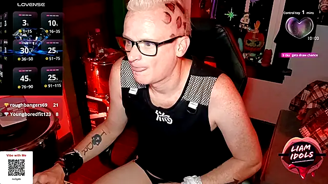 Snapshot of LiamIdols chatting on October 7, 2025, 7:09 am LiamIdols online show from October 7, 2025, 7:09 am