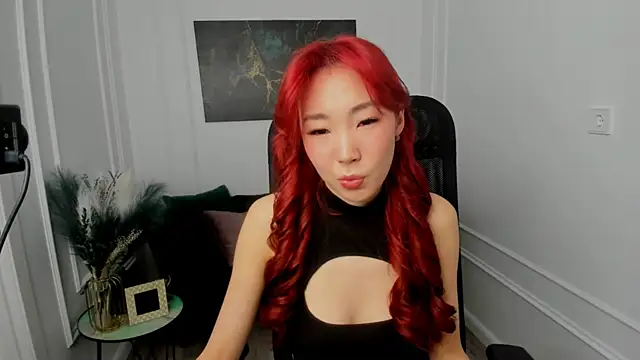 AnnaReyla online show from March 29, 2026, 4:03 am