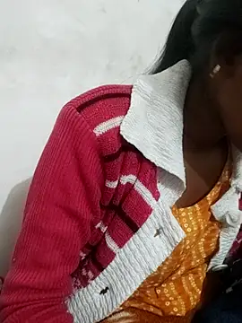 Snapshot of Divya-2007 chatting on December 21, 2025, 1:08 am Divya-2007 online show from December 21, 2025, 1:08 am