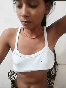 Snapshot of Divya-2007 chatting on October 18, 2025, 12:12 am Divya-2007 online show from October 18, 2025, 12:12 am