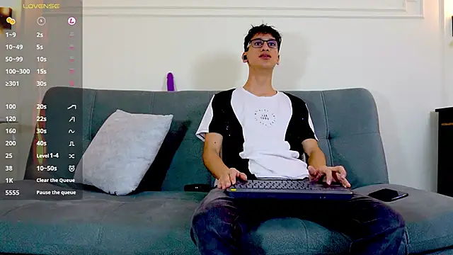 Snapshot of Cum_hunters chatting on March 19, 2025, 3:30 am Cum hunters online show from March 19, 2025, 3:30 am