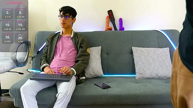 Snapshot of Cum_hunters chatting on February 22, 2025, 8:53 pm Cum hunters online show from February 22, 2025, 8:53 pm
