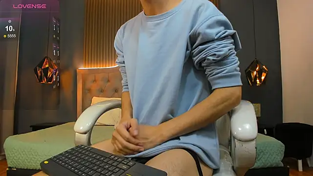 Snapshot of Cum_hunters chatting on October 9, 2025, 3:40 am Cum hunters online show from October 9, 2025, 3:40 am