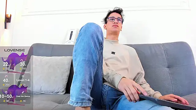 Snapshot of Cum_hunters chatting on February 24, 2026, 3:18 am Cum hunters online show from February 24, 2026, 3:18 am