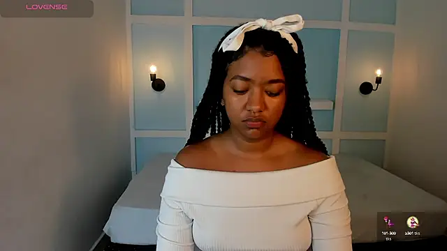 AishaHil online show from January 20, 2025, 11:56 am