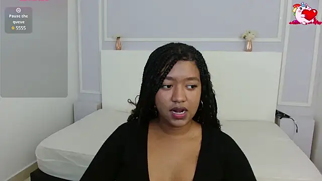 AishaHil online show from February 28, 2025, 1:36 pm