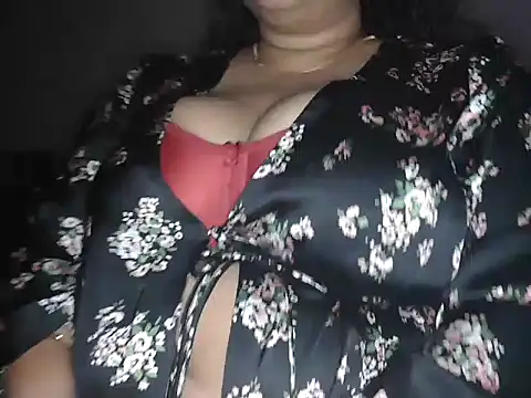 kissingcurvy online show from October 7, 2025, 3:24 pm