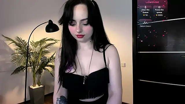 Noirael online show from April 19, 2026, 2:40 pm