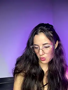 baaby-miiaa online show from January 10, 2026, 3:35 am