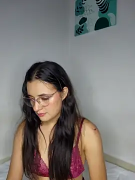 baaby-miiaa online show from March 13, 2025, 3:11 am