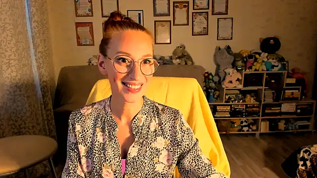 red rocco online show from September 18, 2025, 2:20 pm