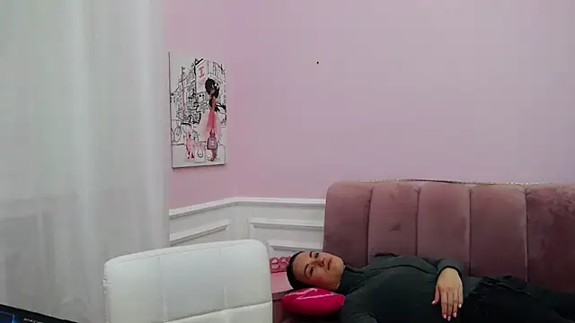 LeiilaBloom online show from February 8, 2025, 12:06 pm