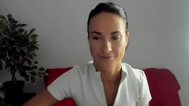 LeiilaBloom online show from September 17, 2025, 10:50 am