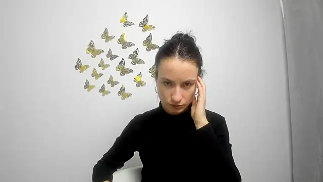 LeiilaBloom online show from January 29, 2025, 4:41 pm