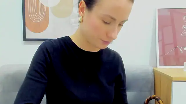 LeiilaBloom online show from February 11, 2025, 12:36 pm