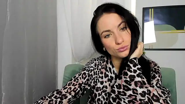 LeiilaBloom online show from February 14, 2025, 9:03 am