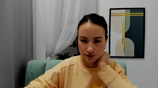 LeiilaBloom online show from February 6, 2025, 8:29 am