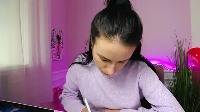 LeiilaBloom online show from February 15, 2025, 4:34 pm