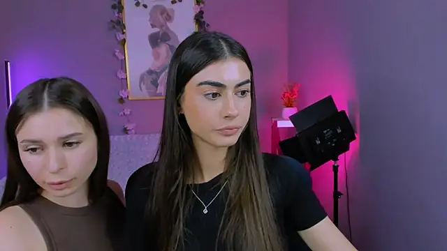 Snapshot of flora_ri chatting on October 8, 2025, 12:28 pm flora ri online show from October 8, 2025, 12:28 pm