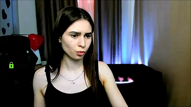 Snapshot of flora_ri chatting on February 18, 2025, 1:44 pm flora ri online show from February 18, 2025, 1:44 pm