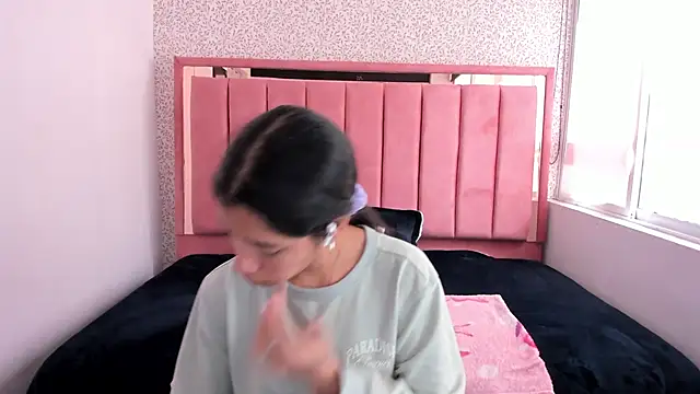 Connie Bell online show from December 20, 2025, 7:39 pm