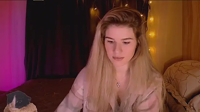 Melissa smith  online show from December 15, 2025, 2:01 pm