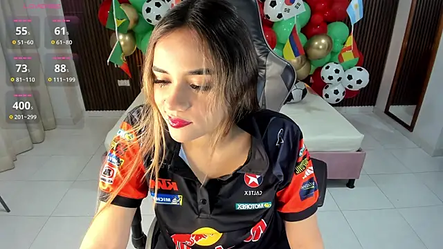 Snapshot of Lolly_18 chatting on June 19, 2026, 8:03 pm Lolly 18 online show from June 19, 2026, 8:03 pm