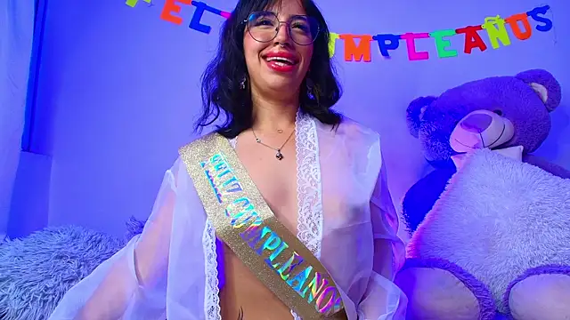 MiaFlamesxxx online show from November 24, 2025, 4:12 am