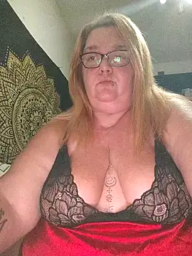 diosacurvy1984 online show from October 30, 2025, 6:27 pm