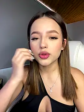 Sofia18 pinkk online show from October 10, 2025, 7:25 pm