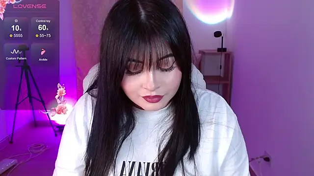 isabella1616 online show from June 21, 2026, 2:39 am