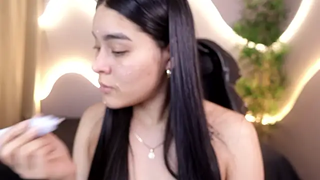 Snapshot of camilapersy chatting on February 4, 2026, 4:29 am camilapersy online show from February 4, 2026, 4:29 am