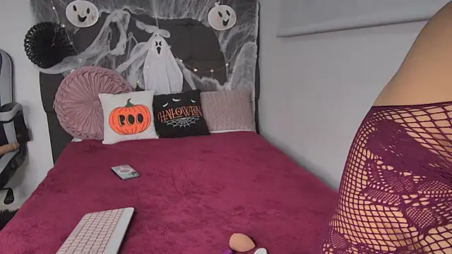 AmandaBrooks 18 online show from October 19, 2025, 12:46 am