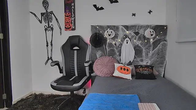 AmandaBrooks 18 online show from October 7, 2025, 5:52 am