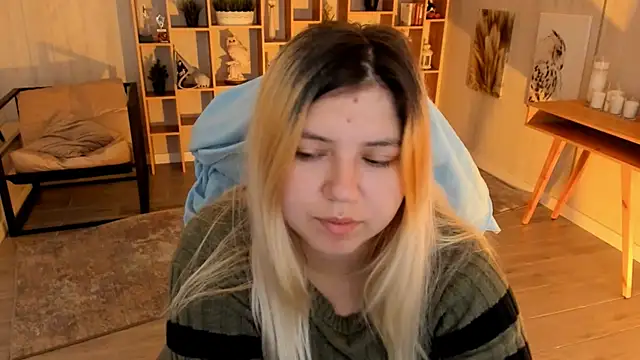 DiaAngell online show from October 26, 2025, 12:11 am