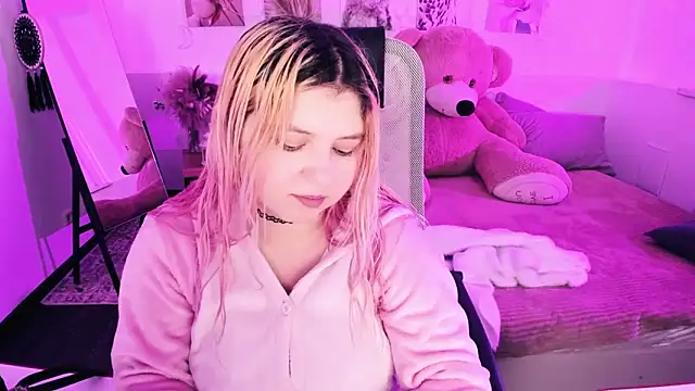 DiaAngell online show from February 24, 2026, 7:26 pm