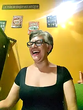 ilonna2025 online show from March 5, 2025, 4:56 am