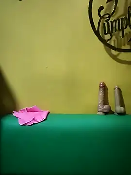 Snapshot of ilonna2025 chatting on February 5, 2026, 9:21 pm ilonna2025 online show from February 5, 2026, 9:21 pm