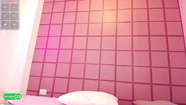 LissMonroe online show from November 19, 2025, 10:48 am