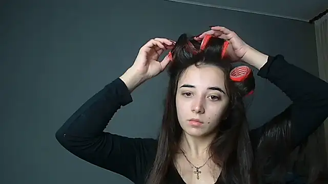 Eva Gloryy online show from November 17, 2025, 1:59 pm