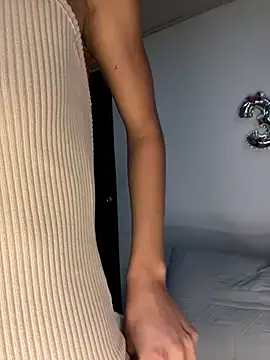 zoe storm online show from February 5, 2026, 1:01 am