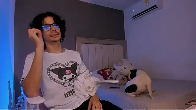 purpleonfir3 online show from December 18, 2025, 8:19 am