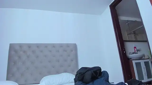 Snapshot of Dayana__Ospina chatting on March 2, 2025, 8:27 am Dayana Ospina online show from March 2, 2025, 8:27 am