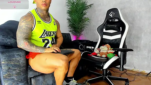 owen freid online show from November 10, 2025, 9:42 pm