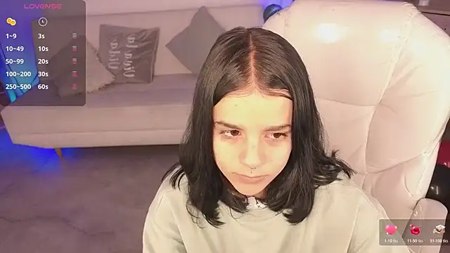 Nicole Foxx  online show from March 29, 2026, 7:37 pm