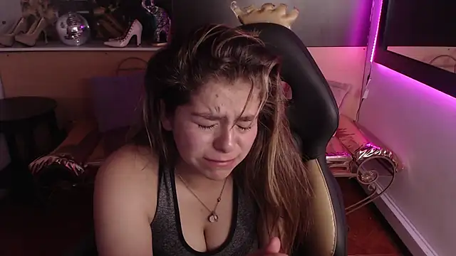 Kitten Cam online show from October 7, 2025, 3:07 am