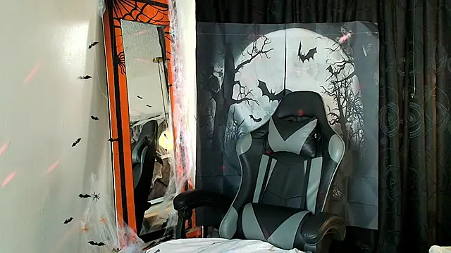 MysticMature online show from October 30, 2025, 2:47 pm