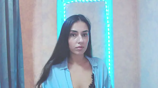 Lovelllyy online show from October 10, 2025, 11:44 am